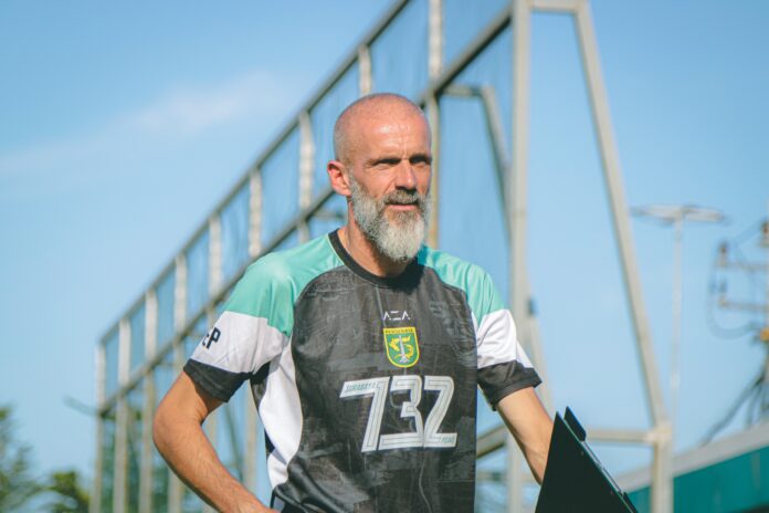 0108-Naskah Lagaid Bola Persebaya Surabaya Pelatih Doyan Rawon