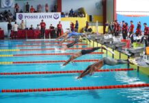Kejurda Finswimming Jatim 2026 Perluas Jangkauan Pembinaan, Targetkan Juara Dunia Atlet selam Jawa Timur bertanding dengan kecepatan tinggi di kolam renang menggunakan alat finswimming.