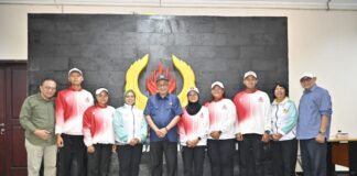 Juara Kejurnas, Atlet Woodball Jatim Wakili Indonesia di World Cup Malaysia 2026 Wakil Ketua KONI Jawa Timur Deddy Suhajadi melepas 5 atlet Woodball Jatim yang perkuat Timnas Indonesia di World Cup Woodball 2026 Malaysia.