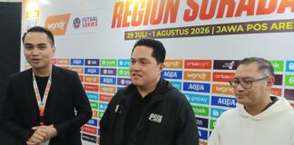 Novel Leonardo Tegaskan Kemandirian wondr Futsal Series 2026 Tanpa Dana Negara CEO Games of Society Novel Leonardo dan Menpora Erick Thohir melayani wawancara usai pembukaan wondr Futsal Series 2026 di Jawa Pos Arena, Surabaya.