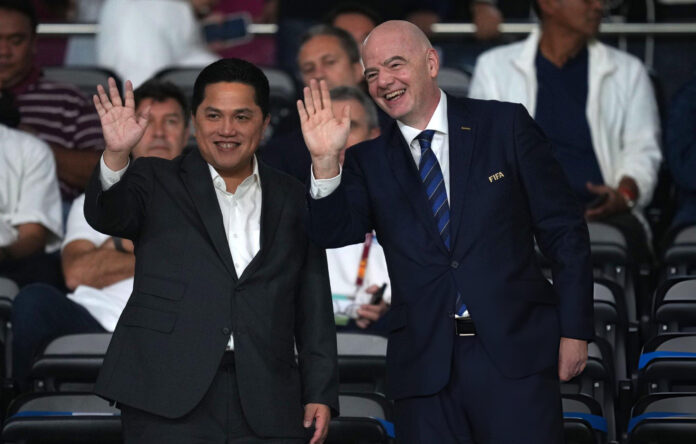 Presiden FIFA Gianni Infantino dan Ketua Umum PSSI Erick Thohir dalam agenda resmi sepak bola dunia.