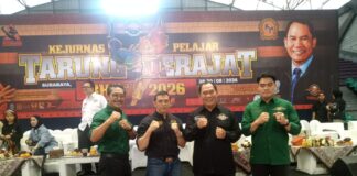 Kejurnas Pelajar Tarung Derajat 2026 Diikuti 13 Provinsi Cikal Bakal Atlet Muda Unggulan Bambang Haryo saat meninjau langsung pelaksanaan Kejurnas Pelajar Tarung Derajat 2026 di GOR CLS Surabaya.