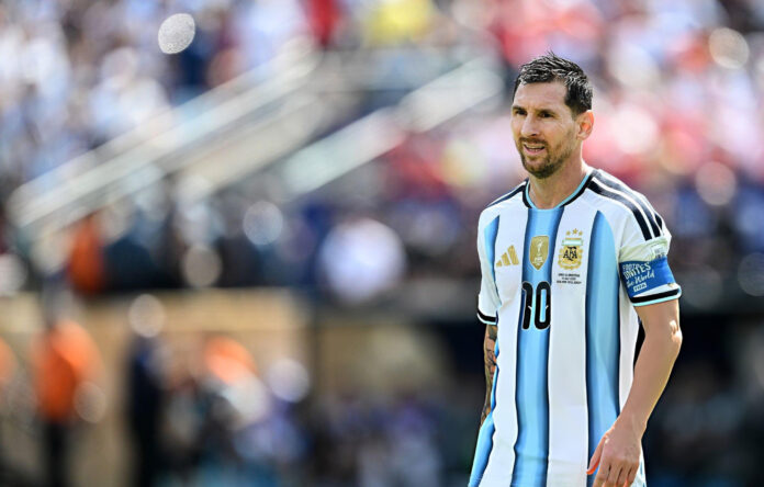 Ekspresi Lionel Messi usai laga final Piala Dunia 2026 antara Argentina melawan Spanyol di stadion.