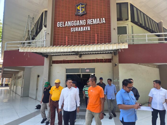 Pengurus Besar Porprov Jatim meninjau Gelanggang Remaja dan fasilitas olahraga Pemkot Surabaya lainnya untuk persiapan Porprov Jatim X 2027.