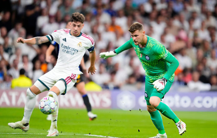 Aksi gelandang Federico Valverde menambah drama laga Real Madrid atas Inter Milan.