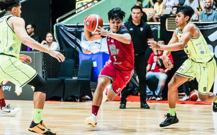 Aksi shooter Lutfi Koswara di lapangan pada ajang IBL 2025 bakal tersaji bersama Pacific Caesar Surabaya.