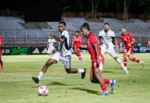 de Red FC Bidik 3 Poin, Misi Kebangkitan Dimulai di Manahan Aksi pemain de Red FC Moch. Supriadi dalam salah satu laga Championship 2026/2027.