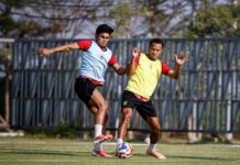 Persebaya vs PSS Sleman: Bajul Ijo Target 3 Poin di Kandang Sendiri Skuad pemain Persebaya Surabaya mengikuti sesi latihan taktis di bawah arahan pelatih kepala Bernardo Tavares.